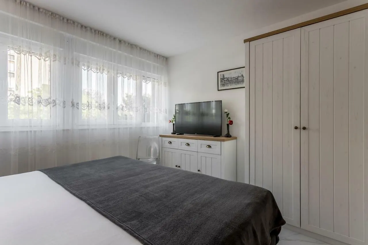 Comfort Stay Apartments Split 0*,